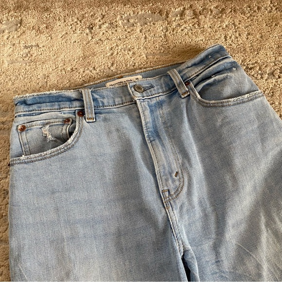 Abercrombie & Fitch The Ankle Straight Ultra High Rise Curve Love Distressed: 28 - Picture 2 of 9